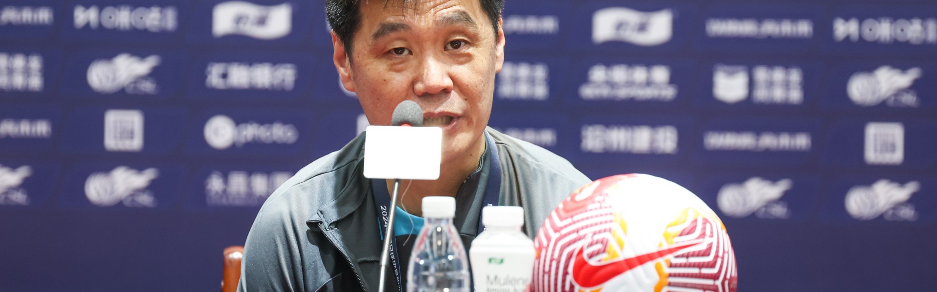 足球报：海牛引援全面提速，已锁定外援前锋和后腰人选弥补短板